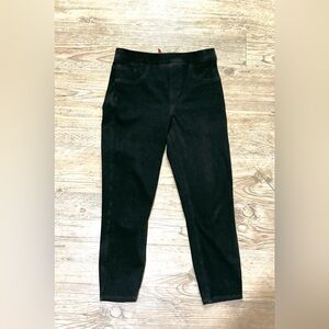 Spanx Women's Size Medium Black Skinny Leg Crop Capri Stretch Pants